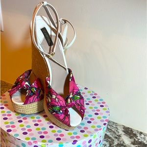 Joan&David Platforms